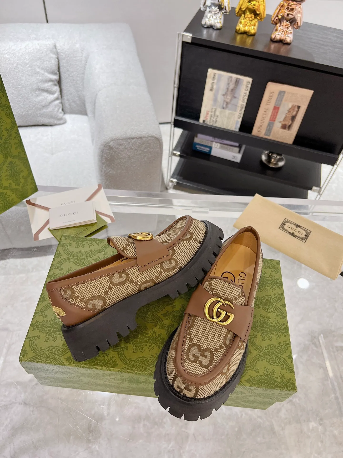 👟👟Ex-factory price 560👟👟 Male +10 Gucci Gucci 2023 early spring new product! The original version is developed into a higher version. Both men and women have open edge beads to ensure consistent quality. Size: 35-41# for women and 39-45# for men.